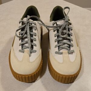 NWOT Sorel Ona Ave T-Toe Platform Sneakers Size 6.5